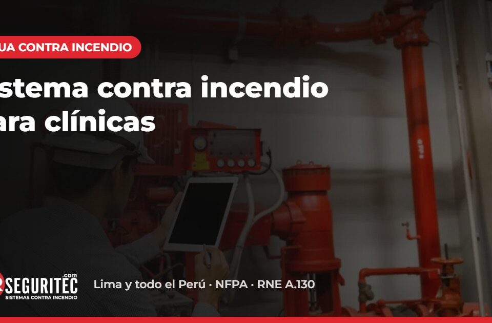 Ingeniero revisando cuarto de bombas del sistema contra incendio de una clínica